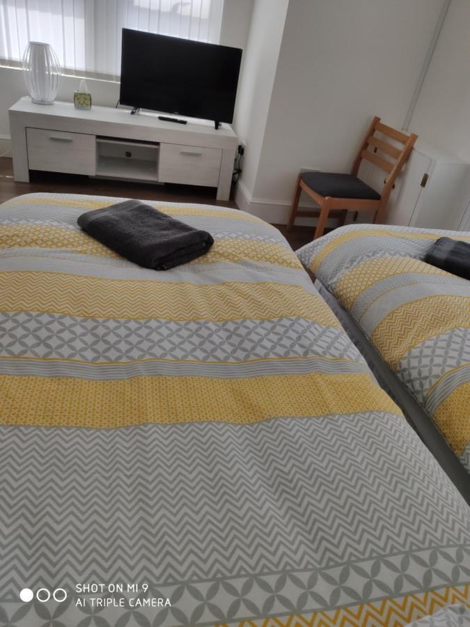Oakfield Guest house *